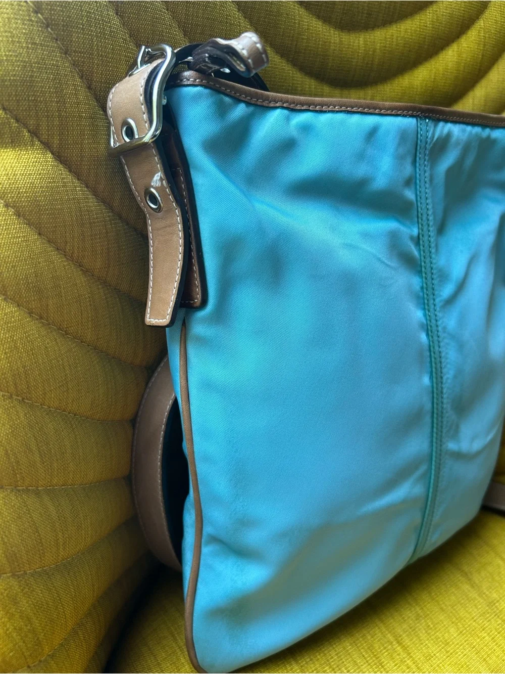 Coach Vintage File Turquoise Crossbody Bag with Tan Trim very Rare 2003